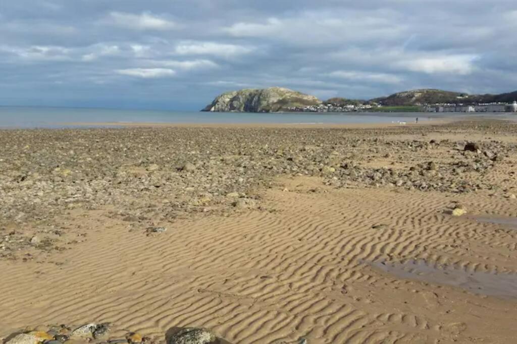 Orme View Dog Friendly Apartment Llandudno Kültér fotó